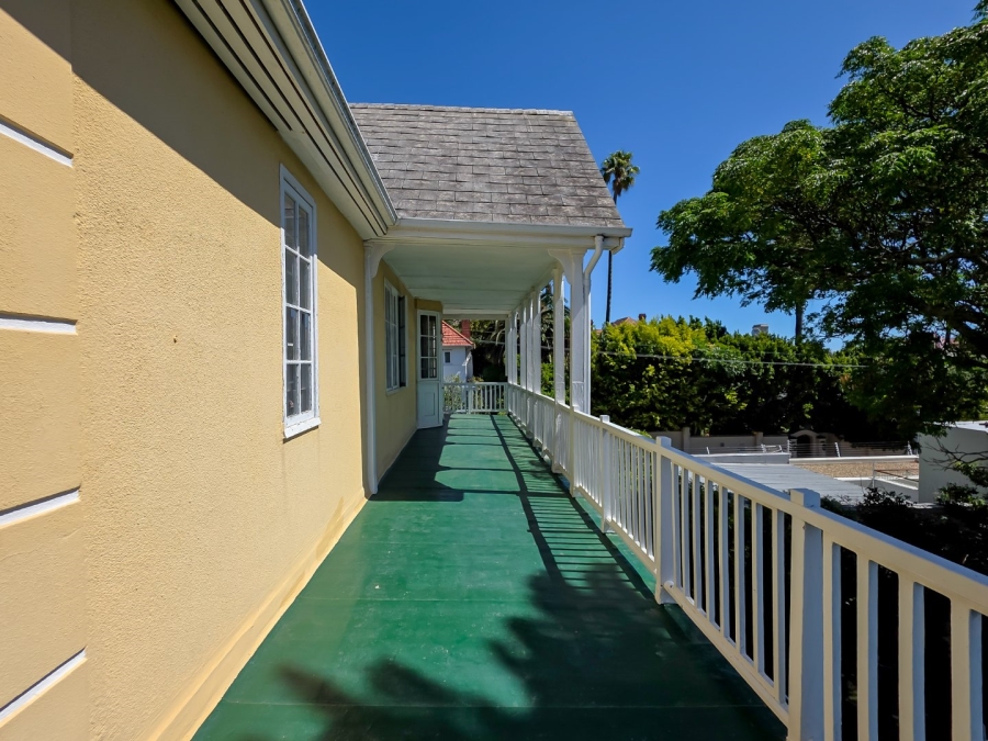 5 Bedroom Property for Sale in Fresnaye Western Cape